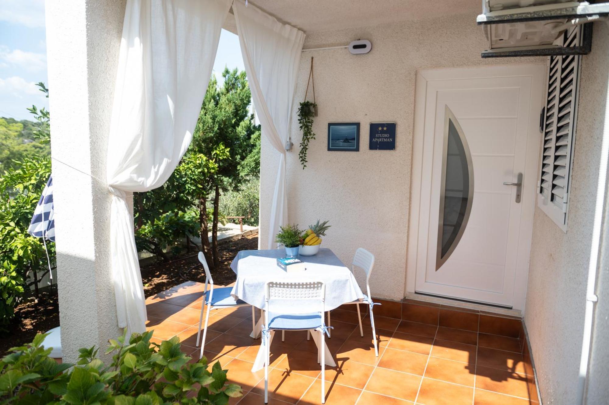 Apartments Solta Rogač Exterior foto